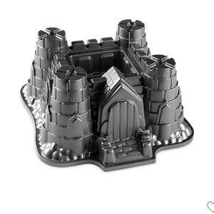 Nordic Ware Castle Bundt Cake Mold Pan 10 cup
Excellent Condition